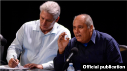 Miguel Díaz-Canel junto al ministro de Cultura Alpidio Alonso.