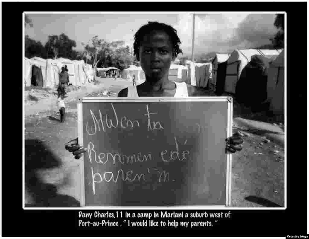 "Quiero ayudar a mis padres". Foto Roberto Koltún cortesía de The Miami Herald.