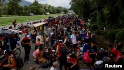 La caravana de inmigrantes que avanza hacia la frontera con Estados Unidos, en Huixtla, México, el 21 de noviembre de 2024. REUTERS/José Torres.