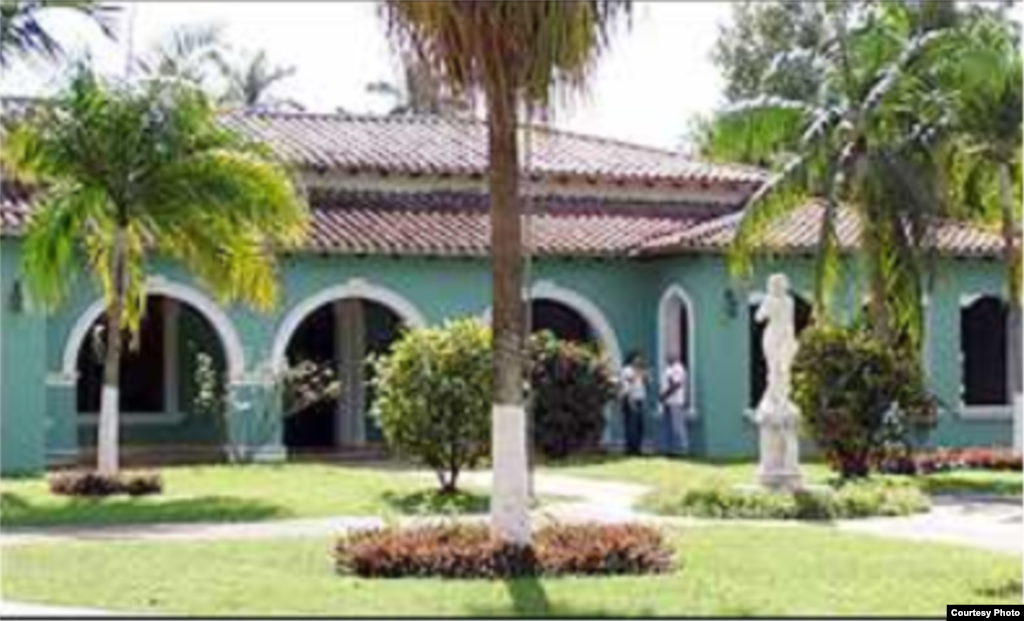 Radio Martí fue el primer medio en denunciar que los cubanos enfermos de sida los mantenían recluidos en el Sanatorio Los Cocos.