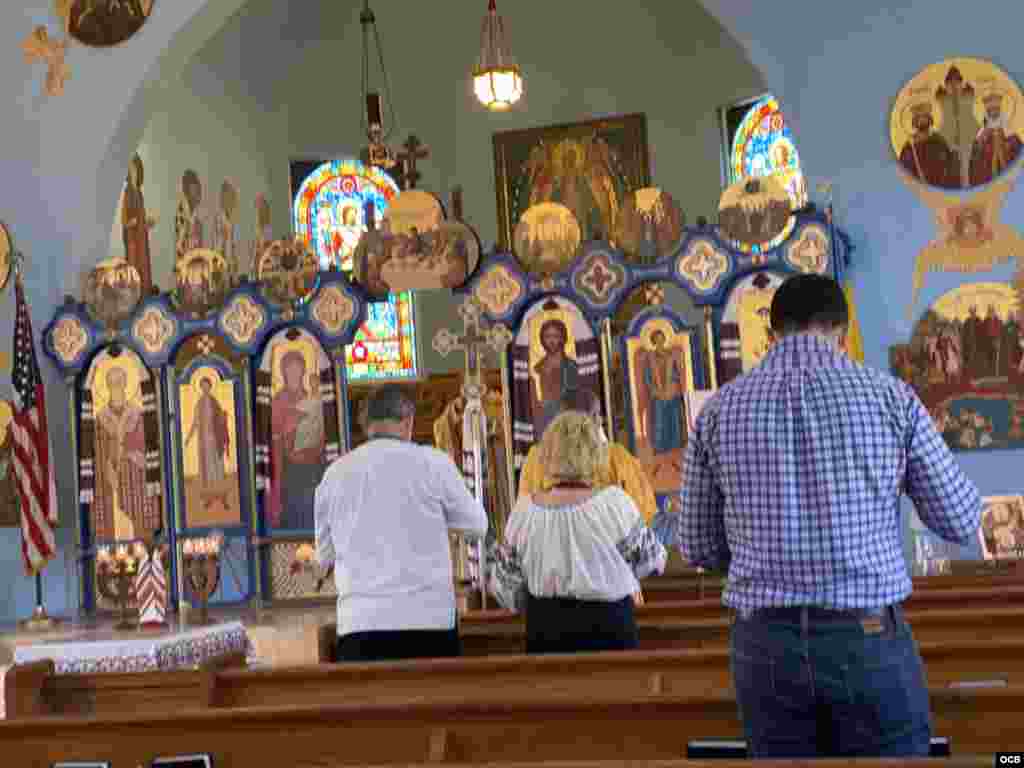 Vista parcial de la misa en la Iglesia de la Asunción de la Santísima Virgen Maria, greco-católica ucraniana, en Miami.